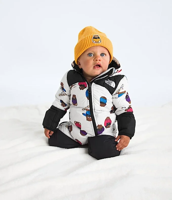 Baby 1996 Retro Nuptse Einteiler – Print Baby 1996 Retro Nuptse Einteiler – Print