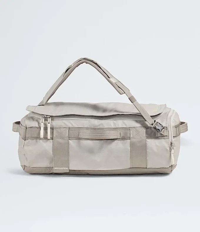 Base Camp Voyager Duffel – 32 l Base Camp Voyager Duffel – 32 l