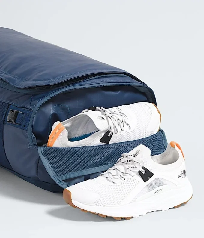 Base Camp Voyager Duffel – 32 l Base Camp Voyager Duffel – 32 l