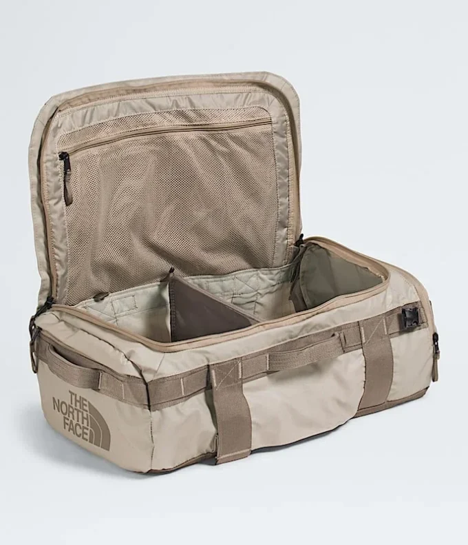 Base Camp Voyager Duffel – 32 l Base Camp Voyager Duffel – 32 l