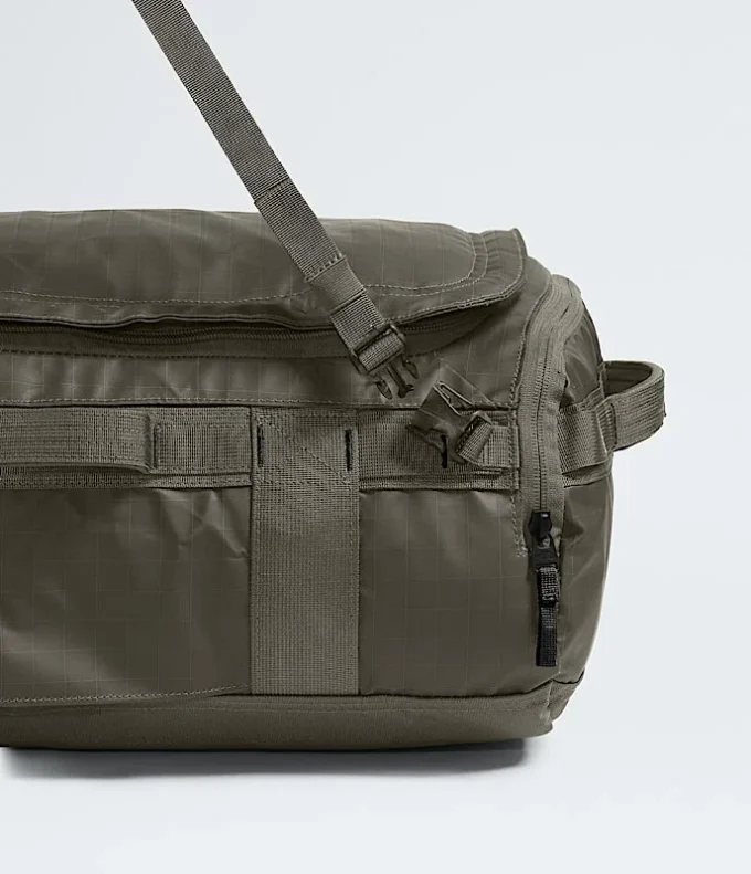 Base Camp Voyager Duffel – 32 l Base Camp Voyager Duffel – 32 l