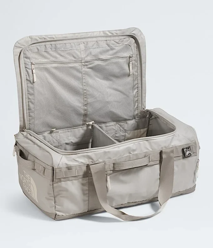 Base Camp Voyager Duffel – 62 l Base Camp Voyager Duffel – 62 l