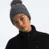 Damen-Beanie mit Oh Mega-Pelzbommel