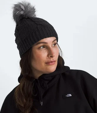 Damen-Beanie mit Oh Mega-Pelzbommel