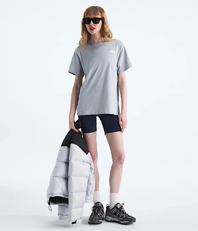Evolution Box NSE Relaxed Short-Sleeve Tee für Damen Evolution Box NSE Relaxed Short-Sleeve Tee für Damen