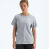 Evolution Box NSE Relaxed Short-Sleeve Tee für Damen Evolution Box NSE Relaxed Short-Sleeve Tee für Damen