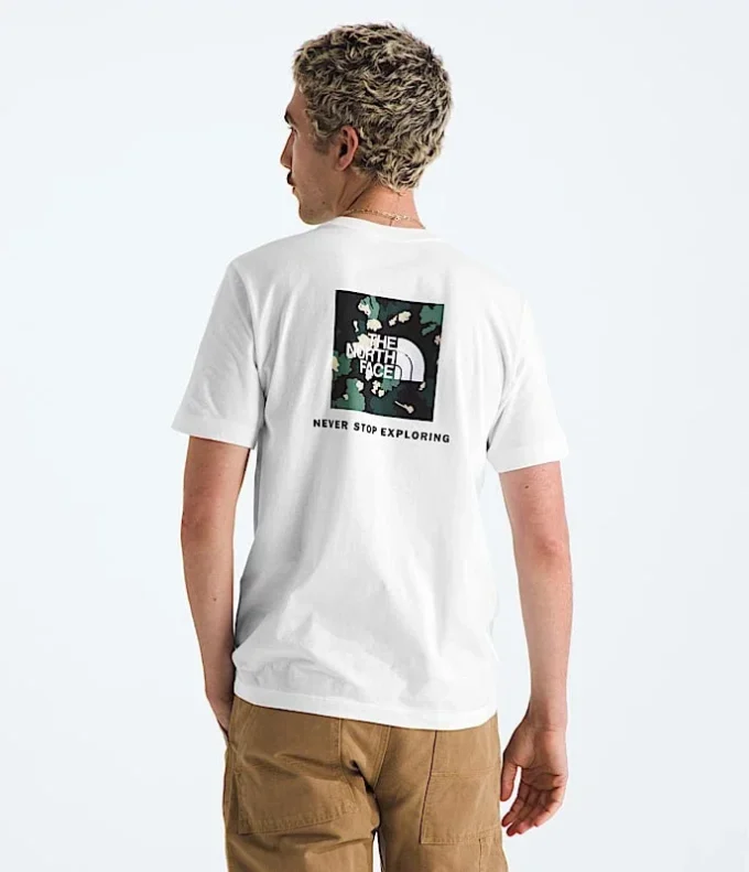 Herren-Kurzarm-T-Shirt Core TNF™ Flower Box NSE Herren-Kurzarm-T-Shirt Core TNF™ Flower Box NSE