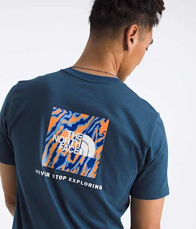 Herren-T-Shirt Core Wavy Lines Box NSE mit kurzen Ärmeln Herren-T-Shirt Core Wavy Lines Box NSE mit kurzen Ärmeln