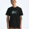 Herren-T-Shirt Evolution TNF™ Bear mit kurzen Ärmeln – Grafik Herren-T-Shirt Evolution TNF™ Bear mit kurzen Ärmeln – Grafik