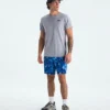 Herren-T-Shirt mit kurzen Ärmeln aus Tri-Blend-Material Herren-T-Shirt mit kurzen Ärmeln aus Tri-Blend-Material