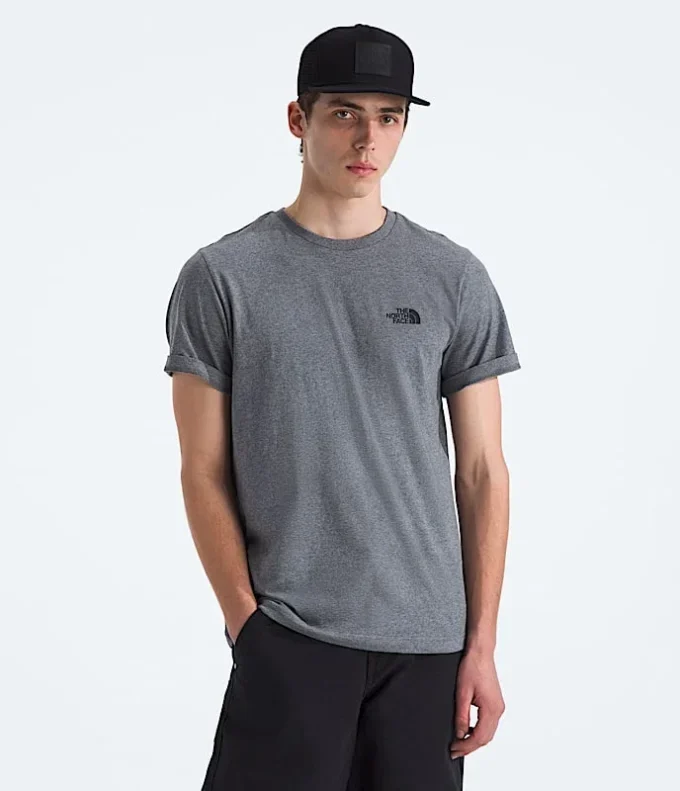 Herren-T-Shirt mit kurzen Ärmeln und einfachem Dome-Ausschnitt Herren-T-Shirt mit kurzen Ärmeln und einfachem Dome-Ausschnitt