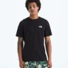 Herren-T-Shirt mit kurzen Ärmeln und einfachem Dome-Ausschnitt Herren-T-Shirt mit kurzen Ärmeln und einfachem Dome-Ausschnitt
