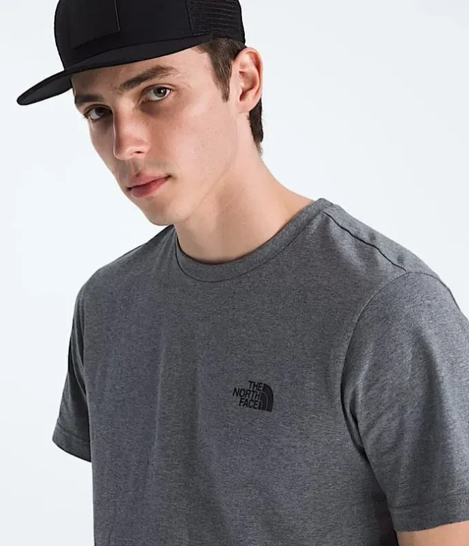Herren-T-Shirt mit kurzen Ärmeln und einfachem Dome-Ausschnitt Herren-T-Shirt mit kurzen Ärmeln und einfachem Dome-Ausschnitt