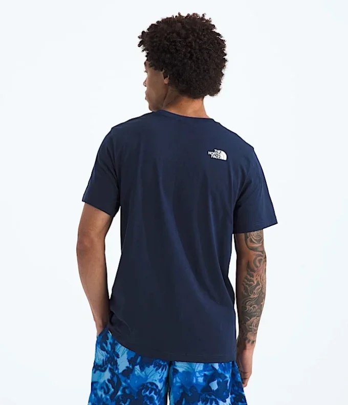 Herren-T-Shirt mit kurzen Ärmeln und einfachem Dome-Ausschnitt Herren-T-Shirt mit kurzen Ärmeln und einfachem Dome-Ausschnitt