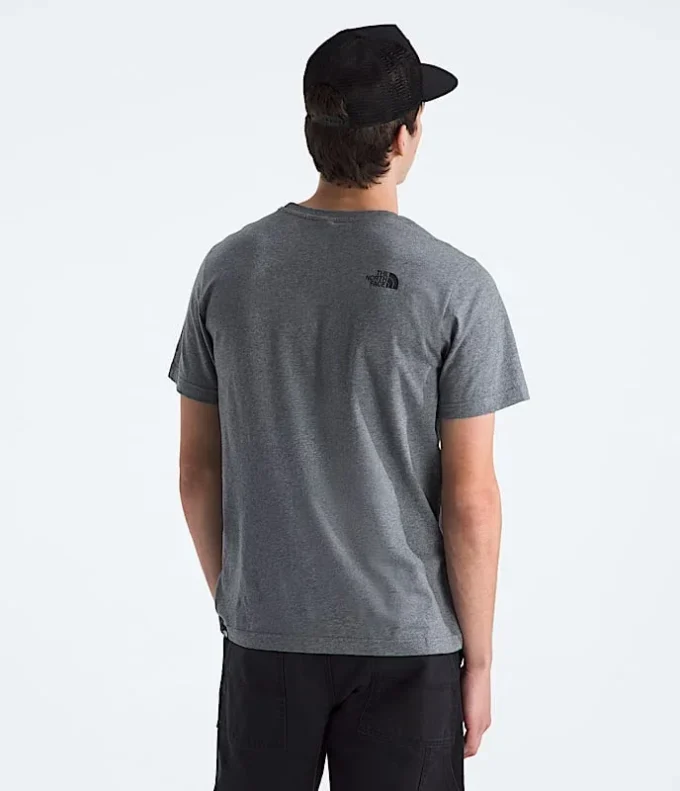Herren-T-Shirt mit kurzen Ärmeln und einfachem Dome-Ausschnitt Herren-T-Shirt mit kurzen Ärmeln und einfachem Dome-Ausschnitt