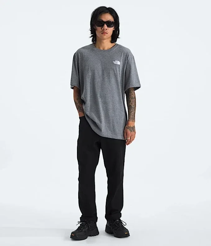 Herren-T-Shirt mit kurzen Ärmeln und Evolution Box Fit Herren-T-Shirt mit kurzen Ärmeln und Evolution Box Fit