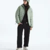 Klassische Daunenjacke mit Kapuze für Damen Klassische Daunenjacke mit Kapuze für Damen