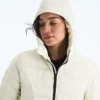 Klassische Daunenjacke mit Kapuze für Damen Klassische Daunenjacke mit Kapuze für Damen