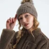 Oh Mega Fur Pom Beanie für Damen Oh Mega Fur Pom Beanie für Damen