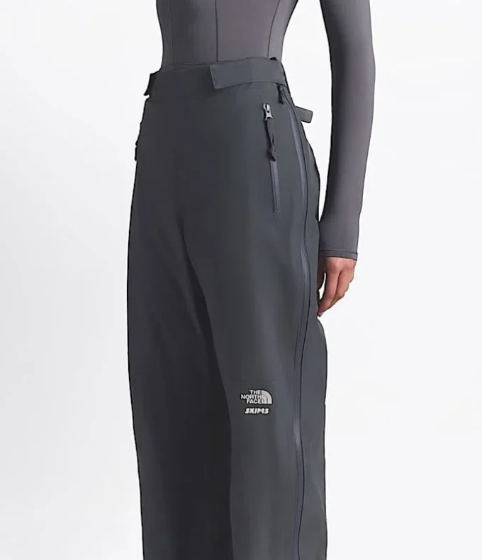 The North Face X SKIMS Damenhose mit Nahtband The North Face X SKIMS Damenhose mit Nahtband