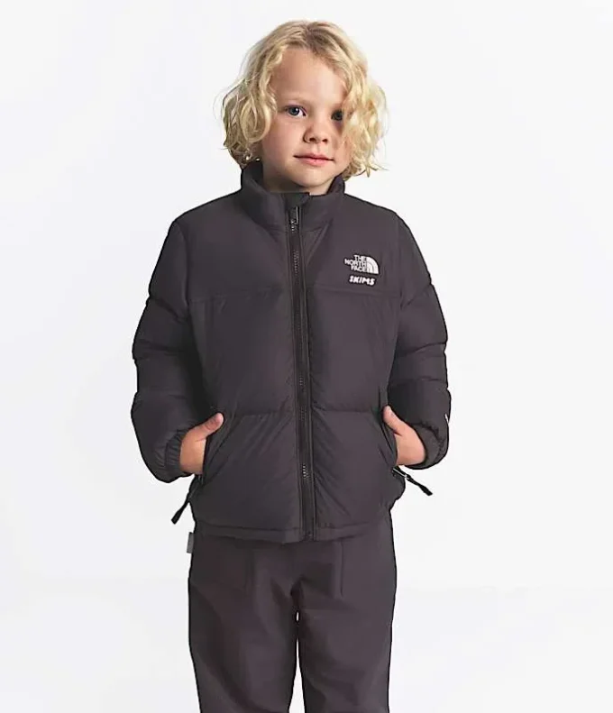 The North Face X SKIMS Kinderjacke 1996 Nuptse The North Face X SKIMS Kinderjacke 1996 Nuptse