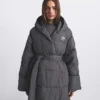 The North Face X SKIMS Nuptse Wrap Parka für Damen The North Face X SKIMS Nuptse Wrap Parka für Damen