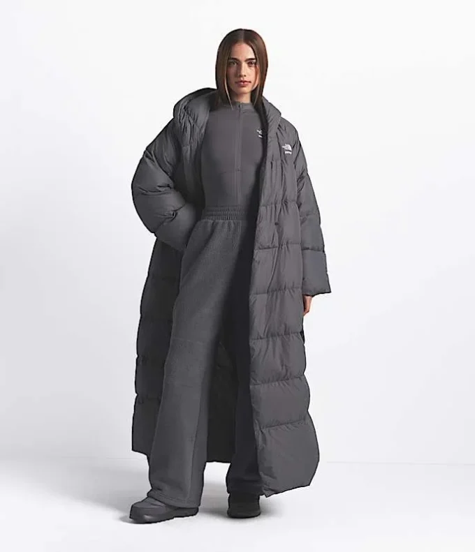 The North Face X SKIMS Nuptse Wrap Parka für Damen The North Face X SKIMS Nuptse Wrap Parka für Damen